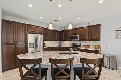 1350 E Claystone Drive, Green Valley, AZ 85614 - Photo 7