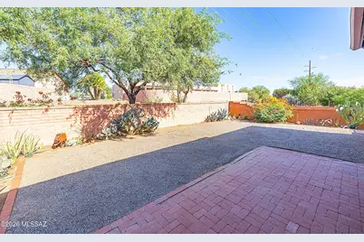 944 W Camino Guarina, Green Valley, AZ 85614 - Photo 27