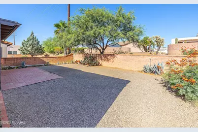 944 W Camino Guarina, Green Valley, AZ 85614 - Photo 31