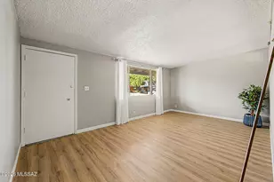 7902 E Winnepeg Dr, Tucson, AZ 85730 - Photo 5