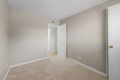 7902 E Winnepeg Drive, Tucson, AZ 85730 - Photo 13