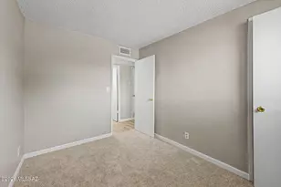 7902 E Winnepeg Dr, Tucson, AZ 85730 - Photo 13