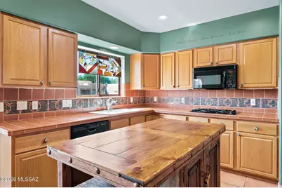 889 W Camino Tierra Libre, Green Valley, AZ 85614 - Photo 11