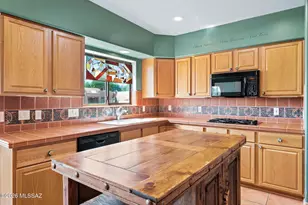 889 W Camino Tierra Libre, Green Valley, AZ 85614 - Photo 11