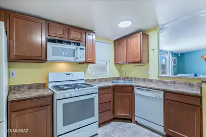 2831 S Sunland Vista, Tucson, AZ 85713 - Photo 9