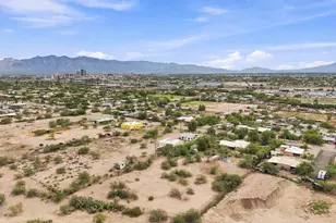 1804 S Santa Cruz Ln, Tucson, AZ 85713 - Photo 13