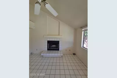 10178 E Essex Village Drive, Tucson, AZ 85748 - Photo 9