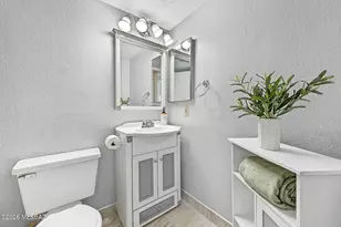 1127 W Roger Rd, Tucson, AZ 85705 - Photo 17