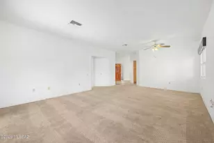175 N Crescent Bell Dr, Green Valley, AZ 85614 - Photo 9