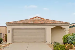 175 N Crescent Bell Dr, Green Valley, AZ 85614 - Photo 3