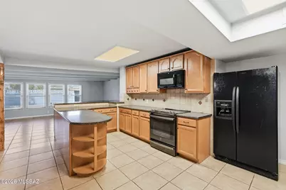 8457 E Beverly Street, Tucson, AZ 85710 - Photo 17
