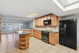 8457 E Beverly St, Tucson, AZ 85710 - Photo 17