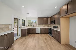 8867 E 28th St, Tucson, AZ 85710 - Photo 3