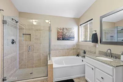 2639 W Desert Bluffs Court, Tucson, AZ 85742 - Photo 15