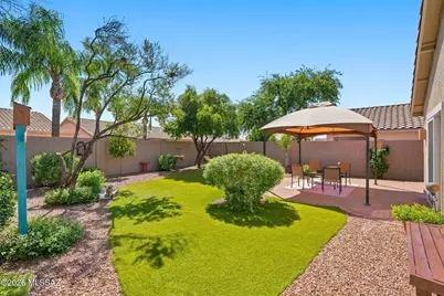 2639 W Desert Bluffs Court, Tucson, AZ 85742 - Photo 3