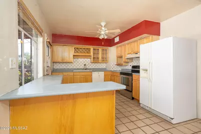 4649 E 9th Street, Tucson, AZ 85711 - Photo 9