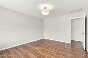 8987 N Mexican Sage Pl, Tucson, AZ 85742 - Photo 21
