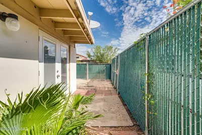 9315 E Old Spanish Trail, Tucson, AZ 85710 - Photo 35