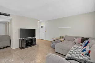 9315 E Old Spanish Trail, Tucson, AZ 85710 - Photo 9