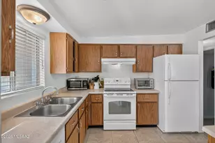 9315 E Old Spanish Trail, Tucson, AZ 85710 - Photo 15