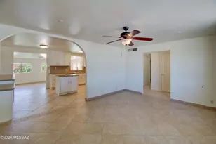 7253 E Eli Dr, Tucson, AZ 85710 - Photo 5
