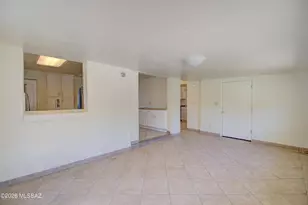 7253 E Eli Dr, Tucson, AZ 85710 - Photo 13