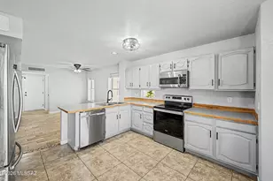 4662 W Weathervane St, Tucson, AZ 85741 - Photo 9