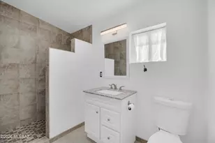 2442 E Mabel St, Tucson, AZ 85719 - Photo 23