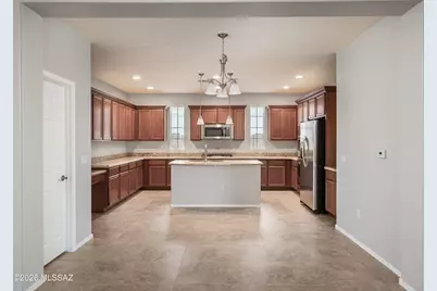 12047 N Golden Mirror Drive, Marana, AZ 85658 - Photo 5