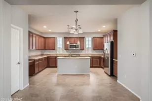 12047 N Golden Mirror Dr, Marana, AZ 85658 - Photo 5