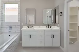 12192 N Golden Mirror Dr, Marana, AZ 85658 - Photo 11
