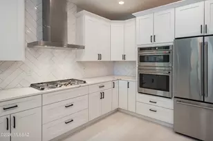 12192 N Golden Mirror Dr, Marana, AZ 85658 - Photo 5
