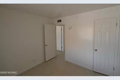 2362 S Jefferson Avenue, Tucson, AZ 85711 - Photo 7