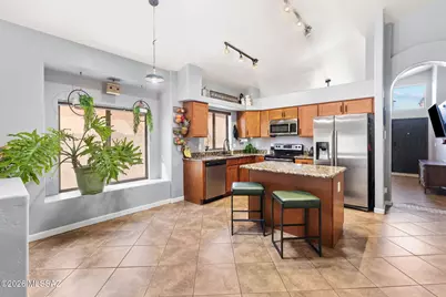 6441 W Wenden Way, Tucson, AZ 85743 - Photo 13