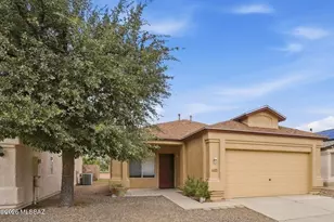 7704 S Trumpet Vine Ave, Tucson, AZ 85747 - Photo 1