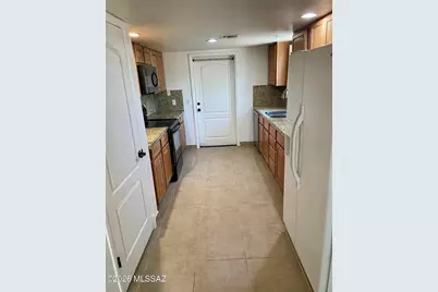 7494 E Deeps Way E, Tucson, AZ 85710 - Photo 3