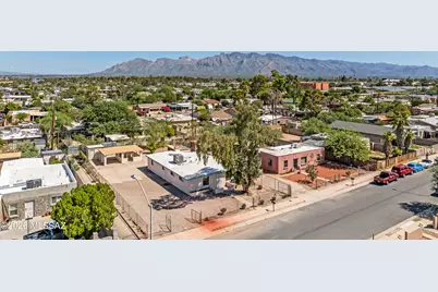 758 W Paris Promenade, Tucson, AZ 85705 - Photo 1
