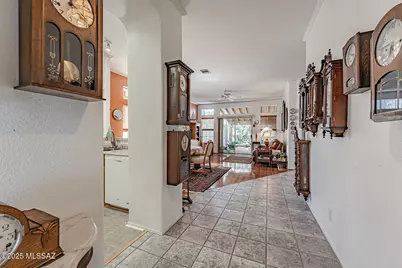 542 W Riverdale Court, Green Valley, AZ 85614 - Photo 9
