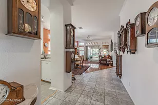 542 W Riverdale Ct, Green Valley, AZ 85614 - Photo 9
