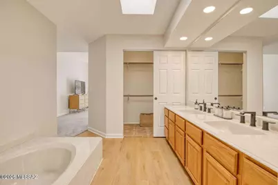 1148 E Camino Diestro, Oro Valley, AZ 85704 - Photo 29