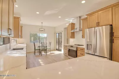 1148 E Camino Diestro, Oro Valley, AZ 85704 - Photo 9