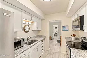 81 E Santa Chalice Dr, Green Valley, AZ 85614 - Photo 13