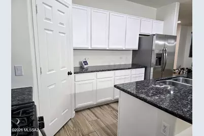 707 W Calle Capotasto, Sahuarita, AZ 85629 - Photo 11