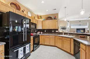 528 W Knotwood St, Green Valley, AZ 85614 - Photo 9