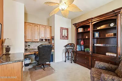 550 W Astruc Drive, Green Valley, AZ 85614 - Photo 9