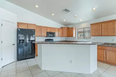 12693 N Fallen Fence Lane, Marana, AZ 85653 - Photo 13