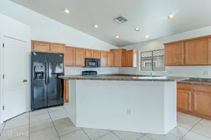12693 N Fallen Fence Ln, Marana, AZ 85653 - Photo 13