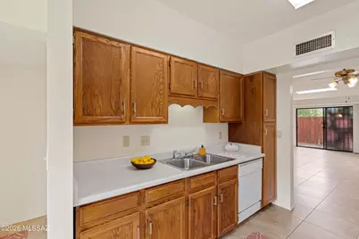 8905 E Calle Norlo, Tucson, AZ 85710 - Photo 11