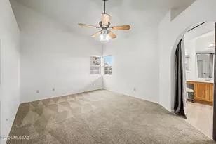 11525 N Eagle Peak Dr, Tucson, AZ 85737 - Photo 17