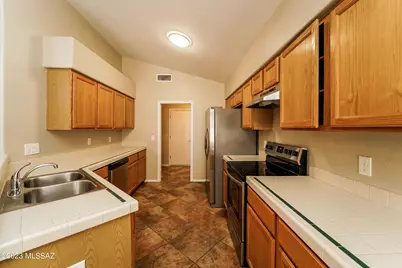 1486 W Sand Pebble Drive, Oro Valley, AZ 85737 - Photo 7